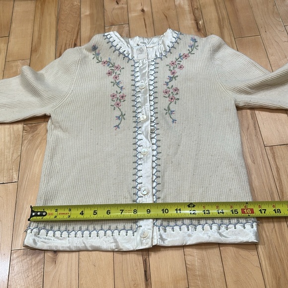 Laura Ashley Cream Wool Ribbed Cardigan with Floral Embroidery and silky Trim - Picture 5 of 6